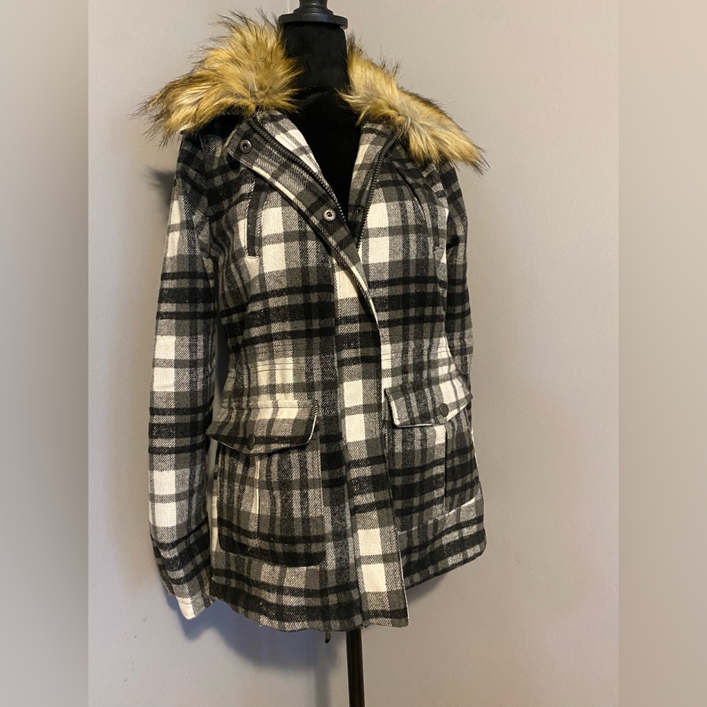 Rue21 Coat Size Small